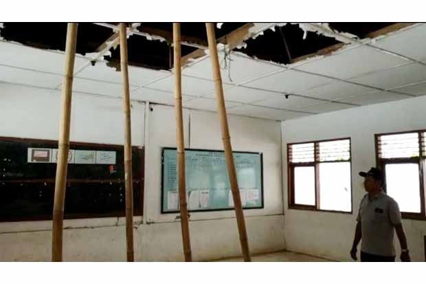 Satu Ruangan Sekolah di Gunungkidul Bahayakan Siswa dan Guru