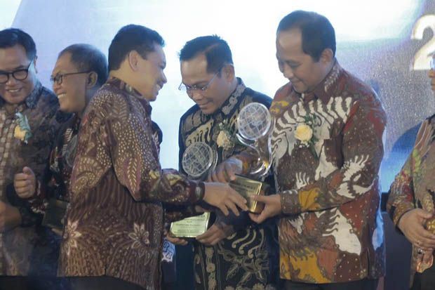 Terapkan IT di Pendidikan, Wali Kota Semarang Raih Anugerah Ki Hajar 2019