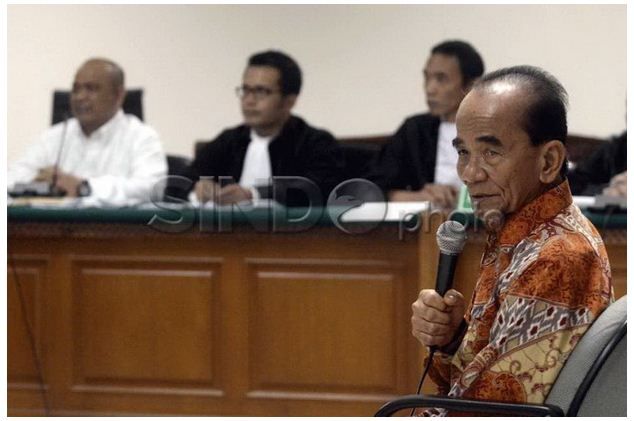 Jokowi Beri Grasi ke Eks Gubernur Riau yang Kena Kasus Korupsi