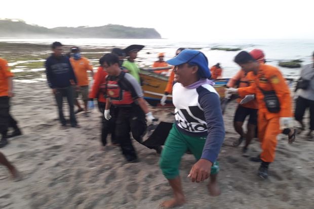 Dua Nelayan Hilang Korban Kapal Terbalik Ditemukan Meninggal