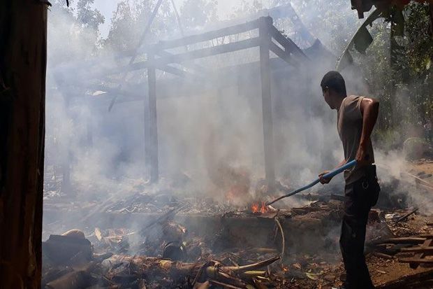 Tungku Dapur Lupa Dimatikan, Api Lalap Tiga Rumah di Kulonprogo