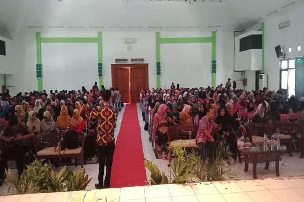 1.200 Mahasiswa IAIN Surakarta Beli Saham Rame-Rame