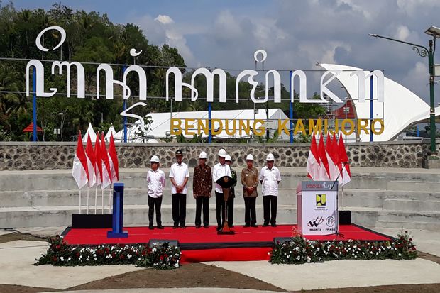 Presiden Jokowi Resmikan Bendung Kamijoro di Kulonprogo
