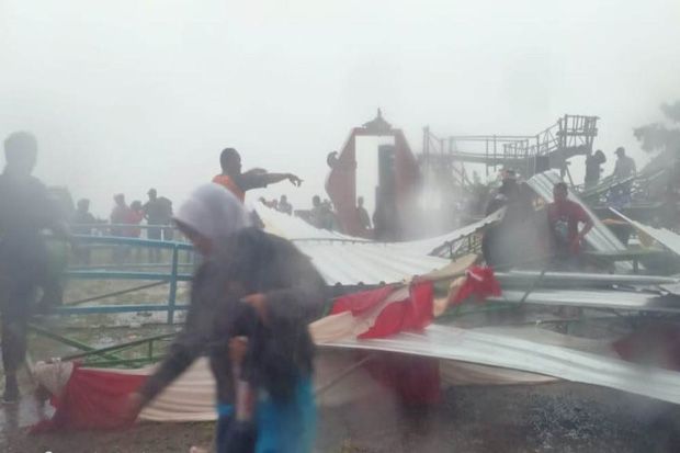 Panggung Hiburan di Bukit Klangon Merapi Roboh Diterjang Hujan Angin