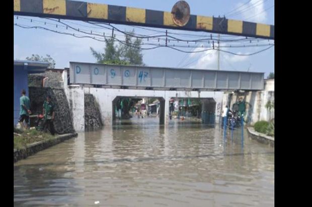 Banjir 1,5 Meter, Jalur Alternatif Tegal-Purwokerto Lumpuh Total