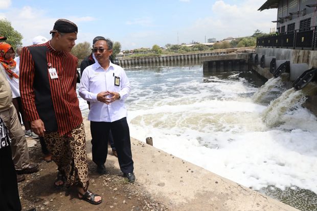 Sidak Rumah Pompa, Ganjar Temukan Indikasi Pencemaran Sungai