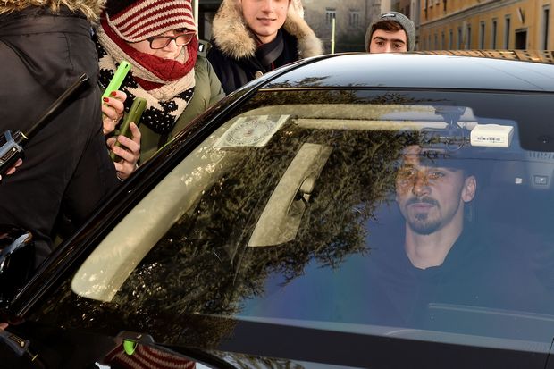 Datang Pakai Jet Pribadi, Zlatan Ibrahimovic Jalani Tes Medis di Milan