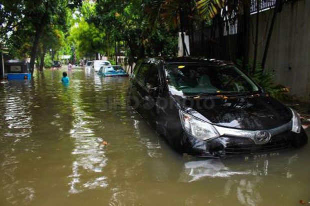 Hal yang Perlu Dilakukan Ketika Mobil Terendam Banjir