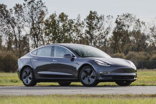 Mobil Listrik Tesla Kini Juga Buatan China