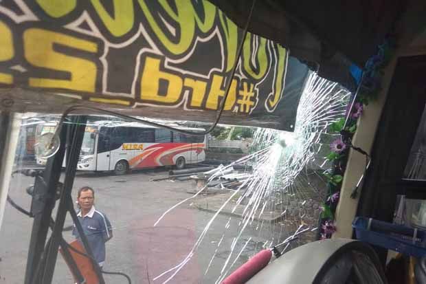 Bus Sugeng Rahayu Diteror Aksi Pelemparan Batu