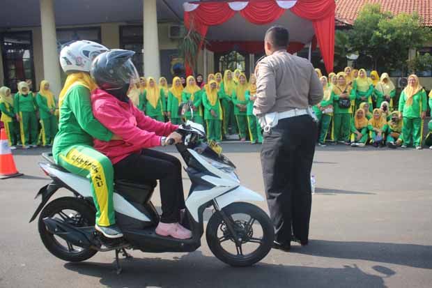 Emak - emak Antusias Ikuti Safety Riding di Polres Pemalang