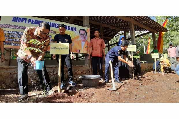 AMPI DIY Hijaukan Kompleks Telaga di Panggang