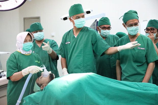 Ganjar Pranowo Larang Semua Rumah Sakit di Jateng Tolak Warga Miskin