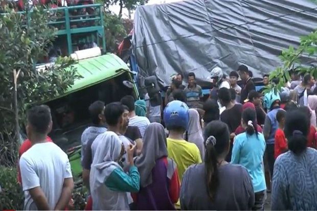 Kecelakaan Beruntun di Rembang, Pengendara Motor Tewas Terlindas Truk