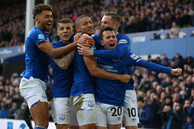 Sikat Crystal Palace, Everton Gusur Manchester United