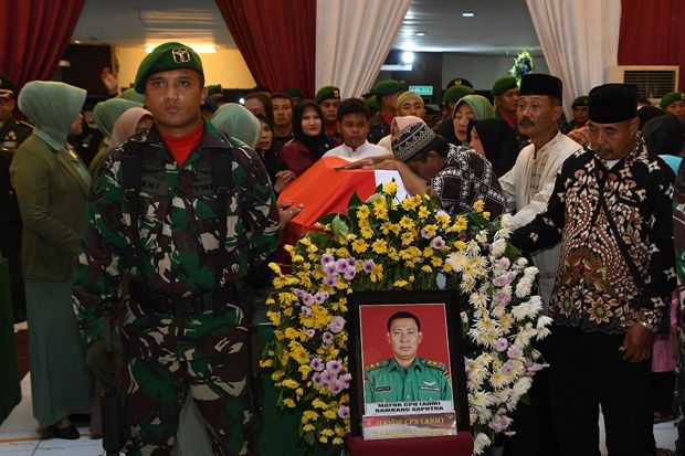 Suasana Haru Iringi Kedatangan Jenazah Korban Heli MI-17 di Semarang
