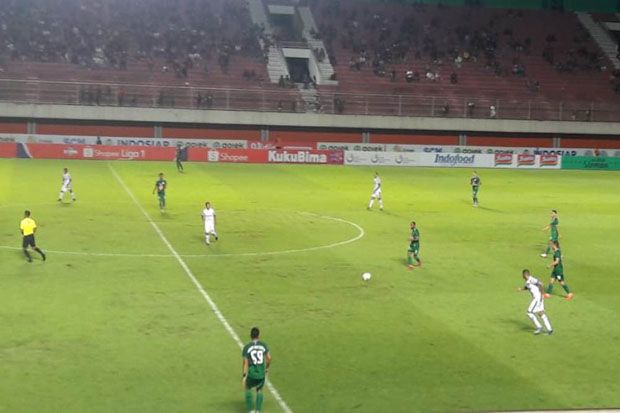 Bermain Imbang, Laga PSS vs Tira Persikabo Hujan Kartu Kuning