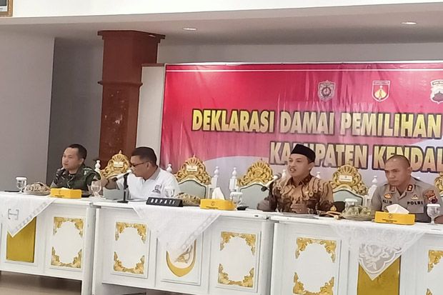 Deklarasi Pilkades Damai, Ketua DPRD Ajak Warga Kendal Riang Gembira