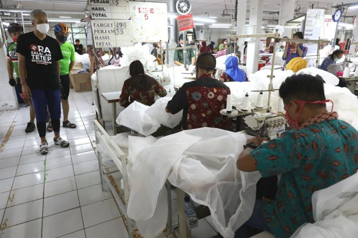 Pabrik Garmen Semarang Ini Produksi Kain Sisa Jadi Masker dan APD