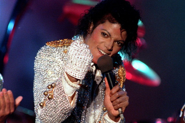Wow, Sarung Tangan Putih Michael Jackson Terjual Rp1,6 Miliar