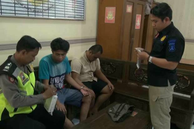 Polisi Militer  TNI AL Bekuk 2 Jaringan Penipuan Tiket di Bandara Juanda