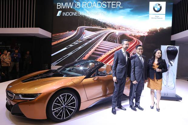 BMW Datangkan i8 Roadster Seharga Hampir Rp4 Miliar