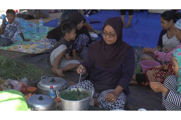 Tak Dapat Bantuan, Warga Korban Gempa Lombok Terpaksa Makan Dedaunan