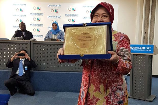 Perbaiki Kehidupan Perkotaan, Risma Raih Scroll of Honour Award