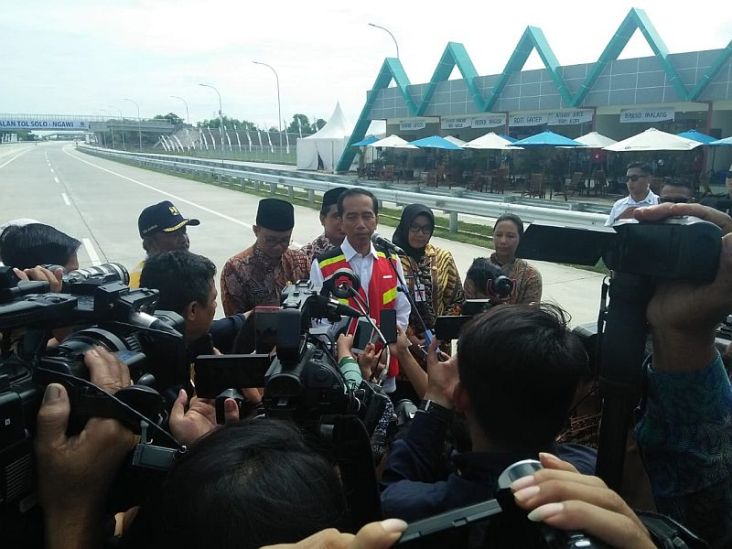 Jokowi Resmikan Jalan Tol Sragen-Ngawi Sepanjang 51 Kilometer