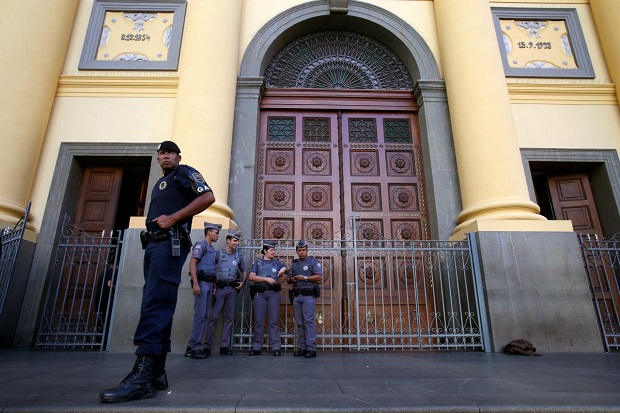 5 Tewas Ditembaki Saat Misa di Gereja Katedral Brazil