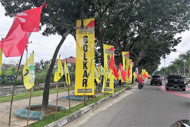 Bendera Golkar Dominasi Panggung Jokowi di Riau