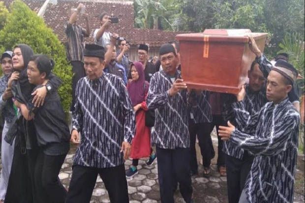 Jasad Andi Drummer Seventeen Tiba di Rumah Duka Yogyakarta