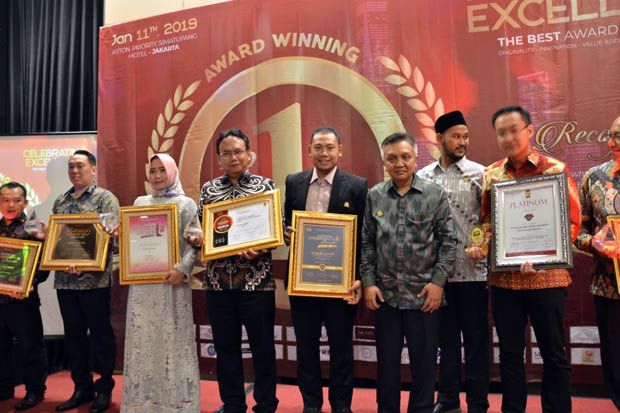 Harry Hikmat Raih Best in Professional & Leadership 2019