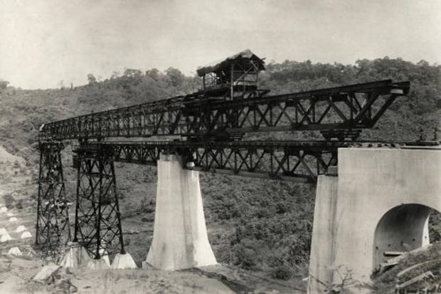 Adalah Jembatan Kereta Api Cikacepit Bangunan Sejarah Tergerus Zaman