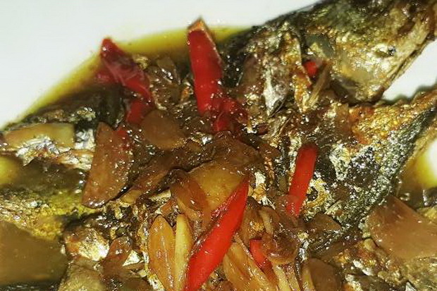 Ikan Goreng Masak Kecap, Makan Siang Jadi Tambah Nikmat