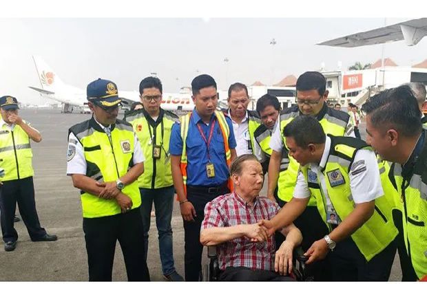 Petugas Gabungan Sidak Bandara Juanda Surabaya