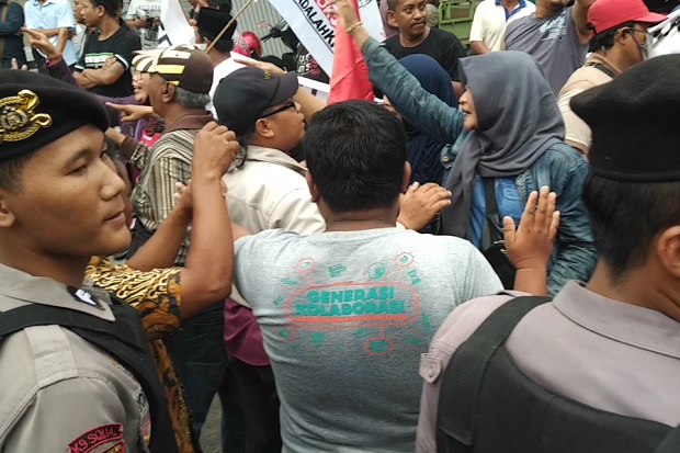 Ada Provokasi, Aksi Massa Pendukung Jokowi di Bulak Nyaris Ricuh