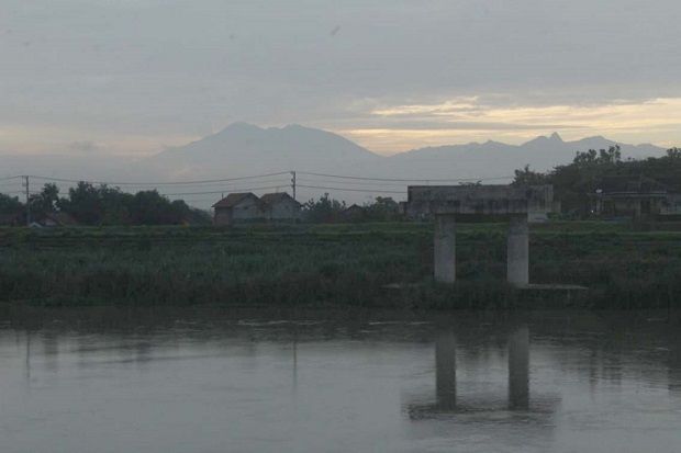 Terganjal Pembebasan Lahan, Jembatan Baru Ploso Mangkrak
