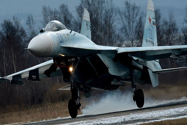 Hanya Berjarak 20 Meter Pesawat Jet Su-27 Rusia Intersep Pesawat Mata-mata Swedia