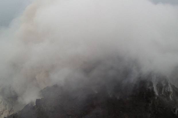 Awan Panas Meluncur dari Gunung Merapi, Disertai Gempa Guguran