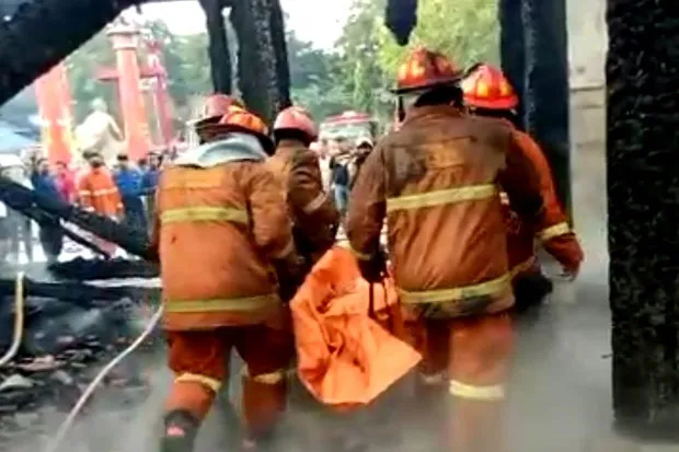 Juru Kunci Tewas Saat Kebakaran Kelenteng Tertua di Semarang