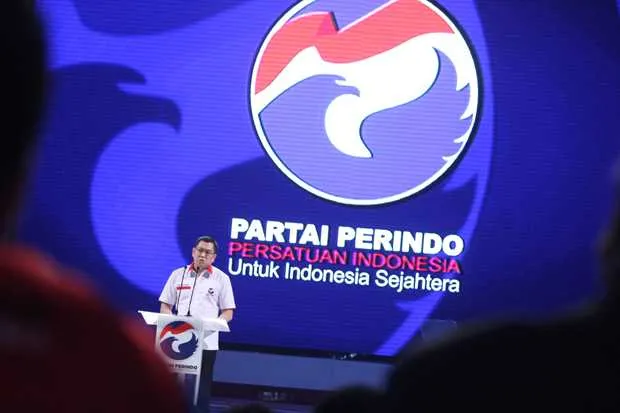 Usai Dampingi Jokowi di Banyuwangi, HT Sapa Warga Surabaya
