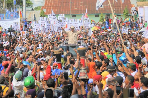 Ribuan Warga Merauke Sambut Hangat Kehadiran Prabowo
