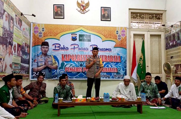 Kunjungi PCNU Surabaya, Kapolrestabes Himbau Jaga Kedamaian dan Patuh Hukum