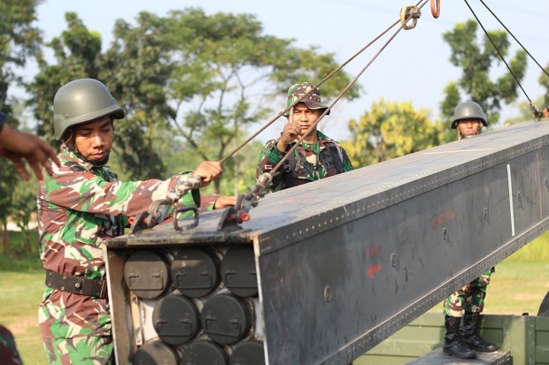 Jalani Puasa, Prajurit Elit TNI AD Tetap Semangat Berlatih Roket