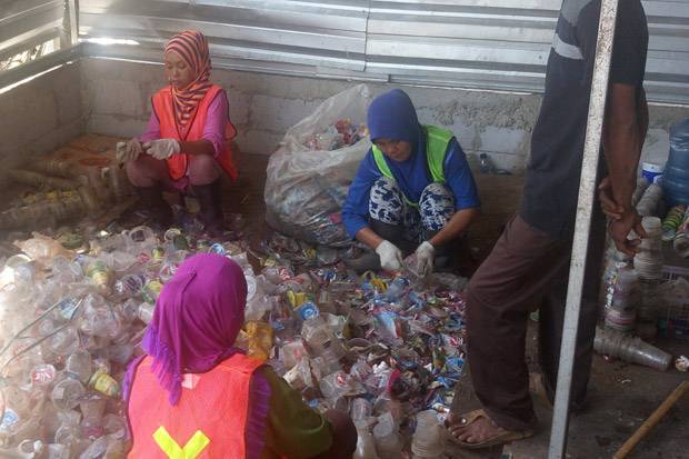 Pengelolaan Sampah Plastik di Indonesia Masih Rumit
