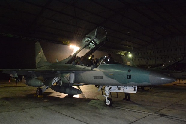 Pesawat-pesawat Tempur TNI AU, Membelah Langit Malam Madiun