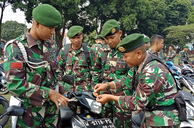 Staf Intelejen Ini Periksa Kendaraan Prajurit TNI AD, Ada Apa?