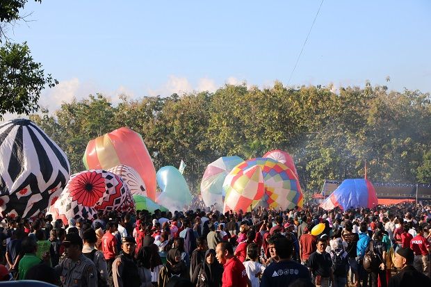 Lebaran, Ini Kemeriahan Festival Balon Udara di Ponorogo