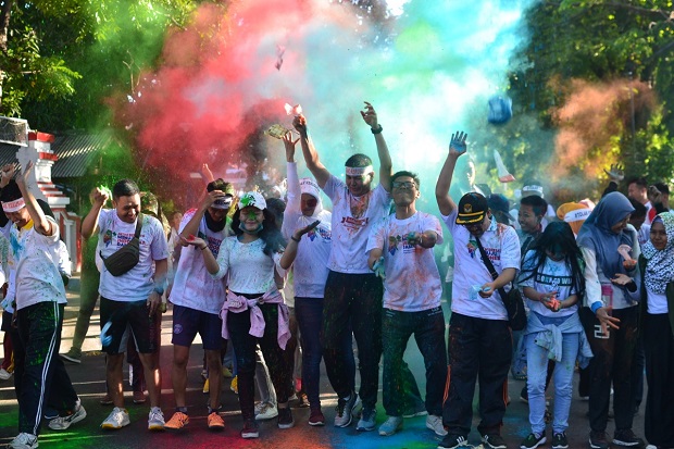 Meriahnya Colour Run Polres Probolinggo Kota untuk Indonesia Damai